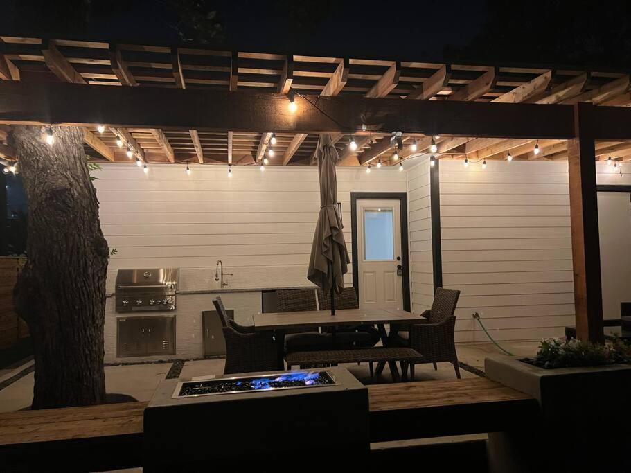 Lamar Villa-3 Bed 2.5 Bath With Outdoor Kitchen 圣安东尼奥 外观 照片