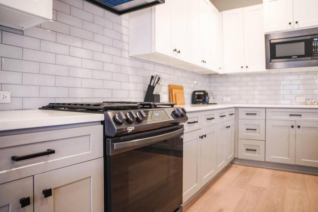 Lamar Villa-3 Bed 2.5 Bath With Outdoor Kitchen 圣安东尼奥 外观 照片