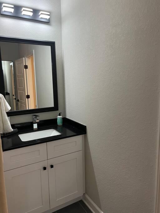 Lamar Villa-3 Bed 2.5 Bath With Outdoor Kitchen 圣安东尼奥 外观 照片