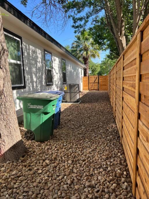 Lamar Villa-3 Bed 2.5 Bath With Outdoor Kitchen 圣安东尼奥 外观 照片